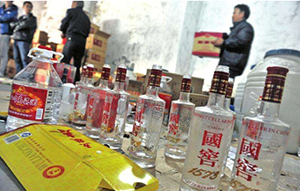 父子“高仿”名酒，自稱(chēng)有底線